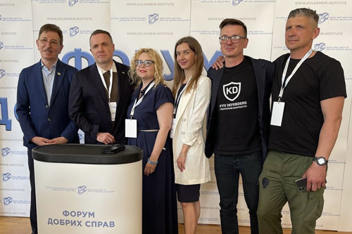 У Києві відбувся «Форум Добрих Справ» про український досвід війни та єдність, що здивувала світ.