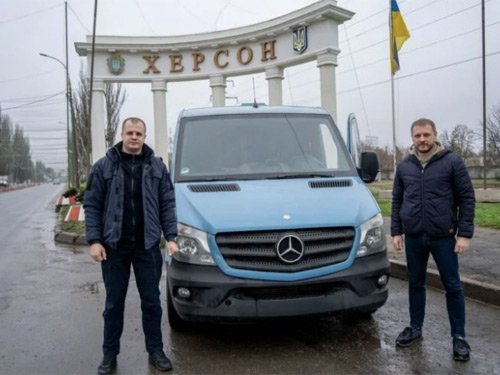 Херсон забезпечили броньованим авто для роботи під обстрілами
