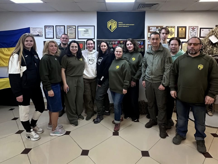 Єдність волонтерів: Kyiv Defenders відвідав новий офіс БФ "Рій"